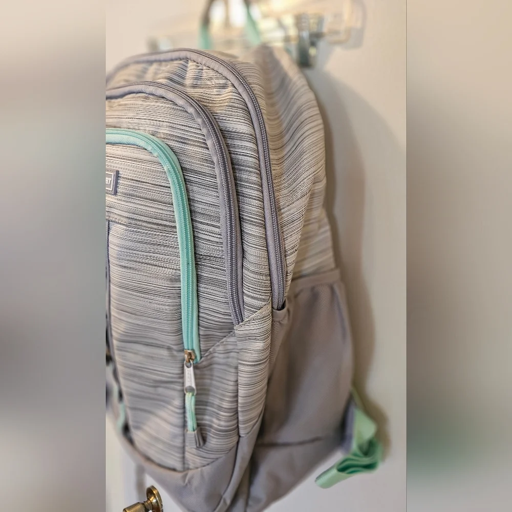 Eastsport Unisex Sport Voltage Backpack Gray NEW